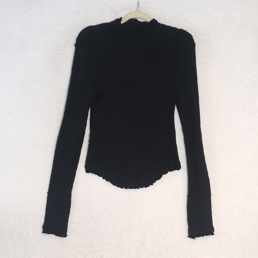 We The Free People Women's Black Distressed Fitted Long Sleeve Shirt Size‎ S